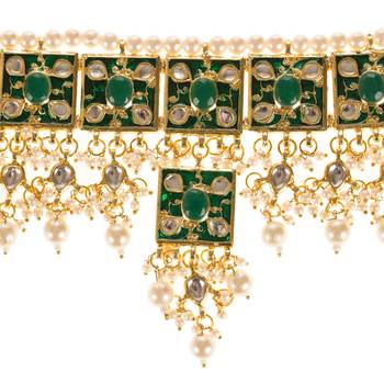 Pretty Choker Set With Meenakari Work 4