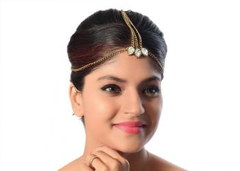 Exotic Design For Matha Patti Gold Finishing In White 1