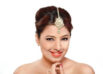 Fancy Design Kundan Stone Gold Finishing Maang Tikka 1