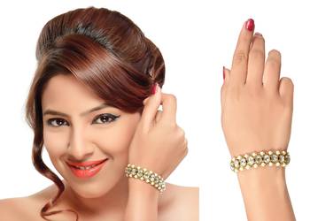 Occasional Wear Design White Stone And Pearl Bracelet 1