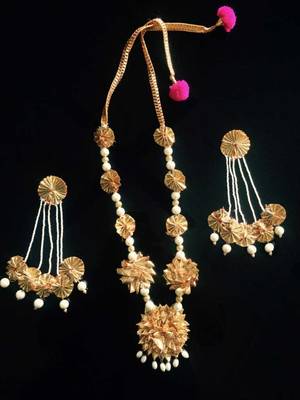 Pearl Embellished Goat And Pearl Necklace Set 2