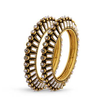 White Kundan Tradigion Meenakari Gold Plated Bangle 1
