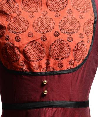 Women's Designer Wine Top With A Printed Yoke 4