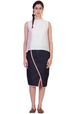 Women's Designer White Top With Printed Collar 1