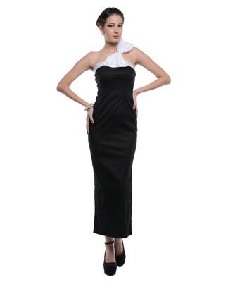 Women's Designer Black Lycra Gown With A Bow On The Shoulder 1
