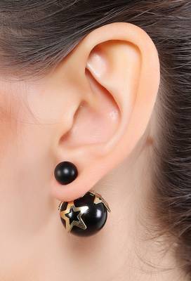 The golden stary black ear studs 2