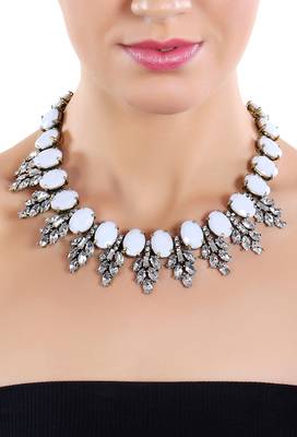 Pleasant crystal Stone Neckpiece 2