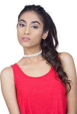 Shophisticate White Floral Choker 2