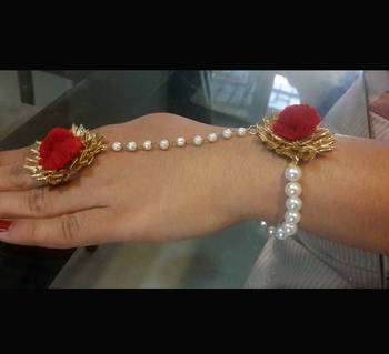 Red Pom Pom And Gota Hathphool 1
