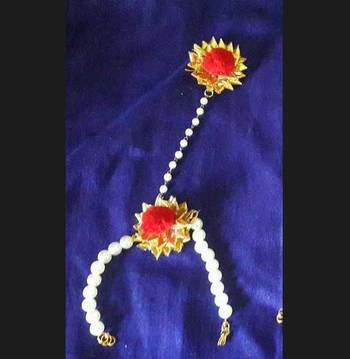Red Gota And Pom Pom Hathphool 1