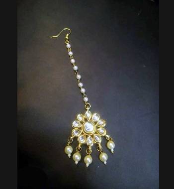 Kundan Flower And Pearls Mang Tikka 1