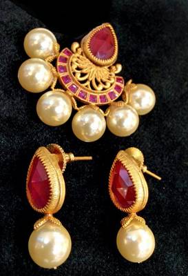 Red Agate Pendant Set 1