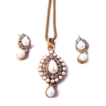 multicolour pendant set 1