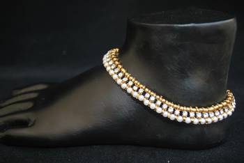 Beautiful white stone and pearl single line anklets 2