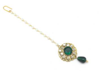 Maang Tikka Decorated With Green Crystal 1