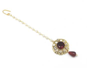 Maang Tikka Decorated With Red Crystal 2