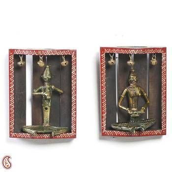 Tribal Wall D  Cor With Metal Figurines And Painted Motifs 1
