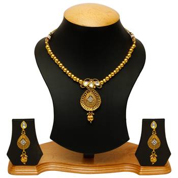 Gold pearl necklace-sets 3