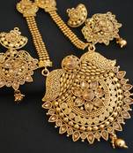 Round moti gold tone necklace set