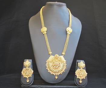 Round moti gold tone necklace set 2