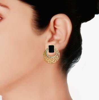 Gold studded jewellery studs 4