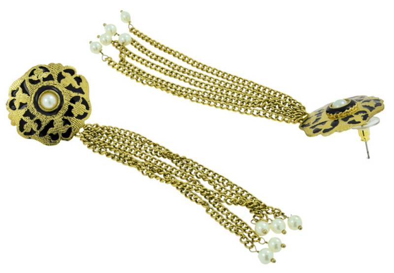 Gold studded jewellery studs