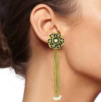 Gold studded jewellery studs 4