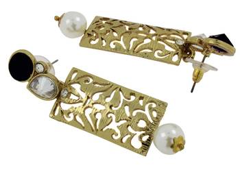 Gold studded jewellery studs 3