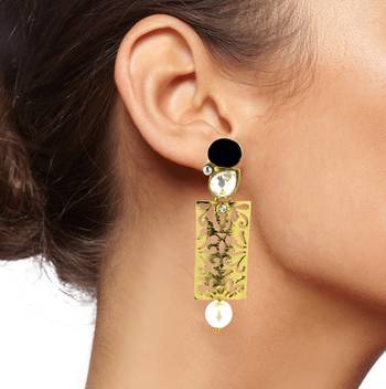 Gold studded jewellery studs 4