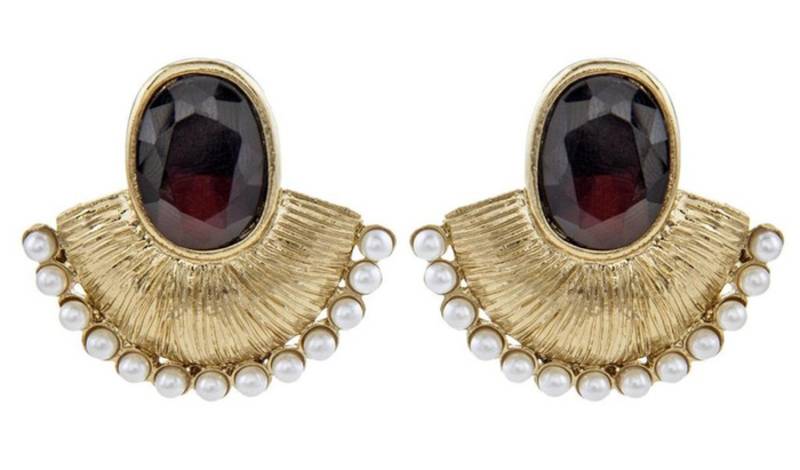 Gold studded jewellery studs