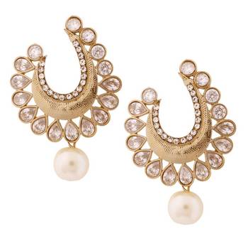 Gold studded jewellery studs 1
