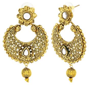 Gold studded jewellery studs 3