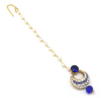 Small Size Chandbali Shape Maang Tikka Decorated With Crystals 1