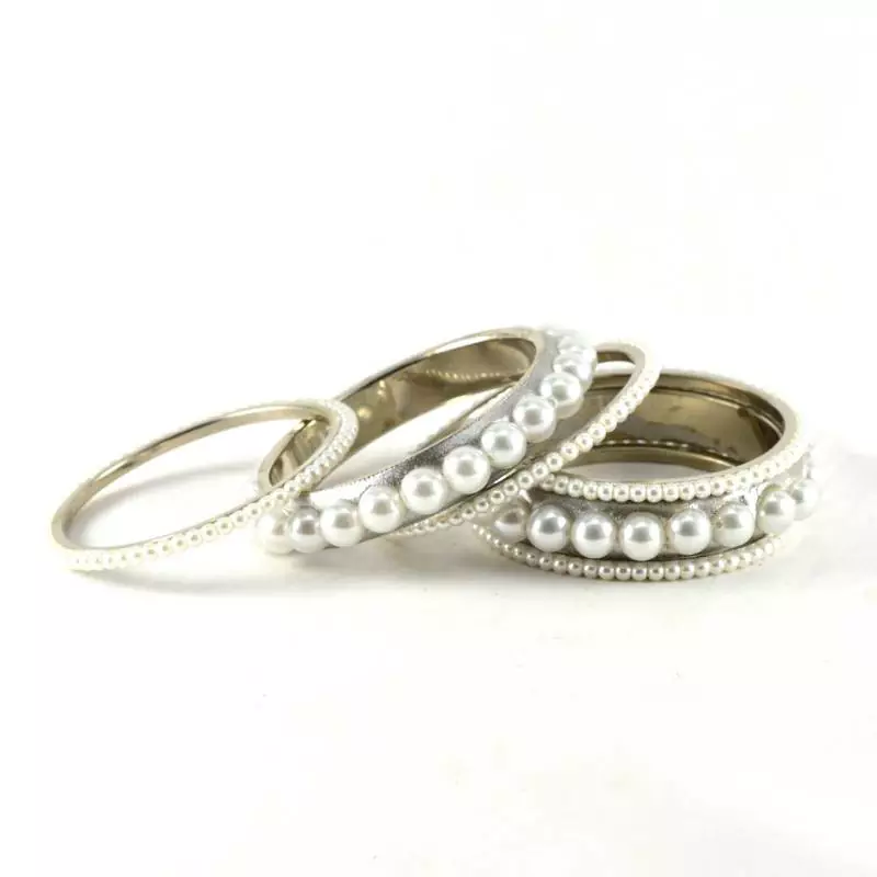Wonderfull Moti Bangles Set