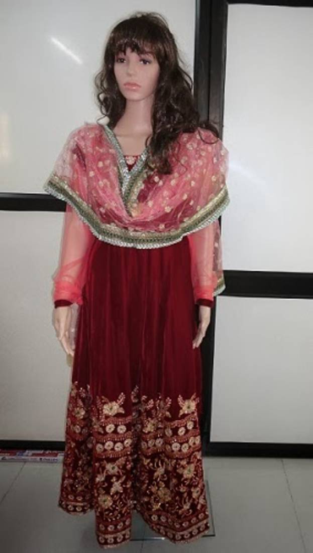 Aishwarya Rai In Maroon Velvet Anarkali Suit