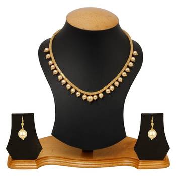 Pleasing four strings gold plated necklace set for women 1