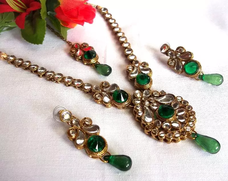Dark Green Drop Kundan Necklace Set