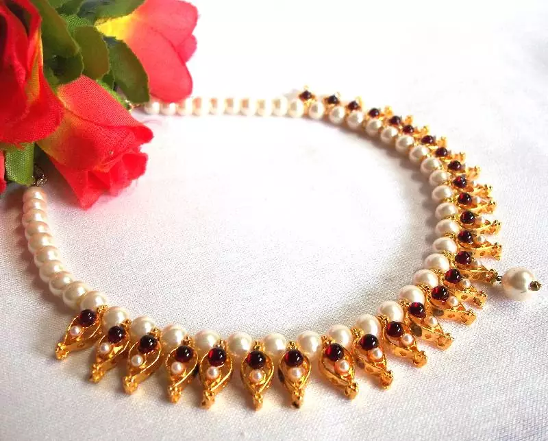 Maroon Pearl Drop Necklace