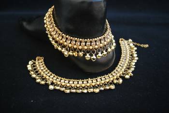 Traditional anklets with Gold Stones and Ghungroo 1