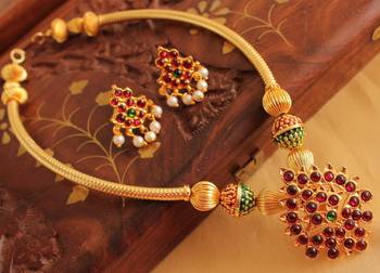 Splendid Antique Handmade Kemp Necklace Set   1