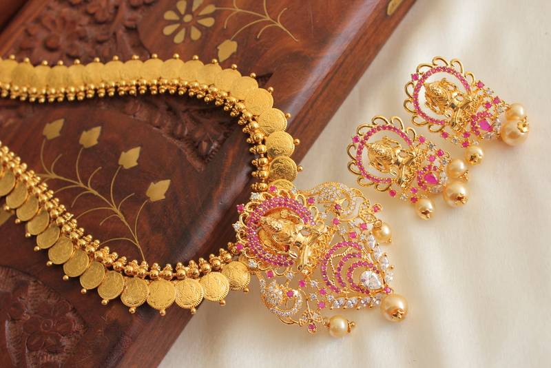Divine gold plated cz ruby-white Lakshmi coin short haar set-DJ07966