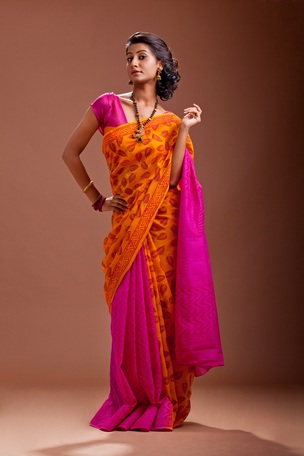 Aavaranaa PinkChiffon sarees