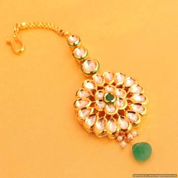 Emerald Kundan Flower Maang Tikka 1