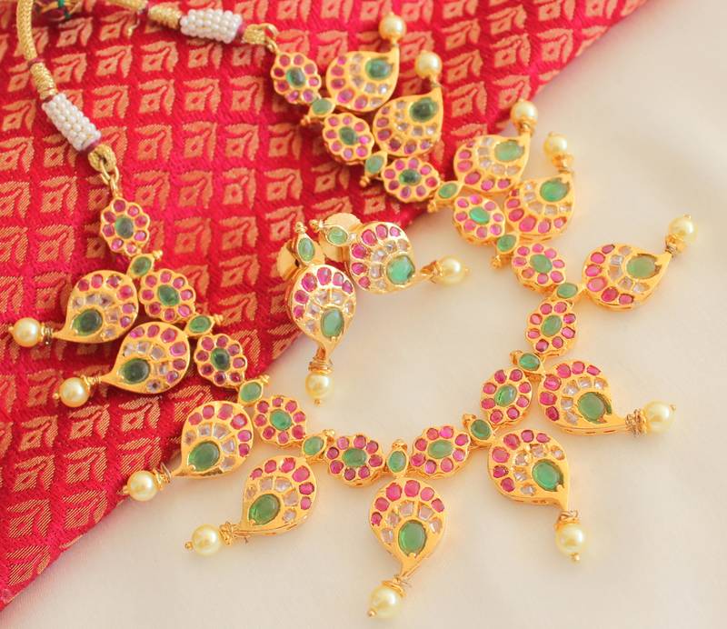 Splendid Semiprecious Uncut Ruby Emerald Mango Necklace Set 