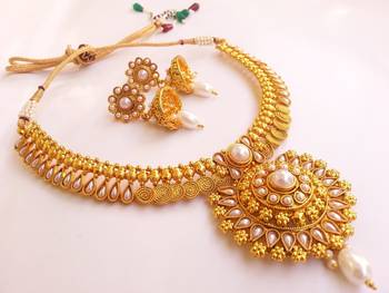 Mesmerizing White kemp Temple Jewellery 1