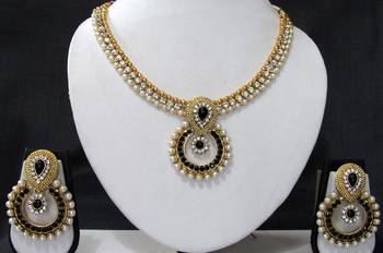 Black stone necklace sets 1