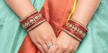 Traditional Golden Flower Pattern Bangle Set 3