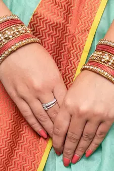 Traditional Golden Flower Pattern Bangle Set