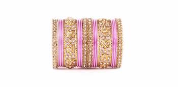 Traditional Golden Flower Pattern Bangle Set 1