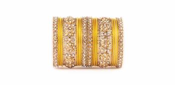 Traditional Golden Flower Pattern Bangle Set 1